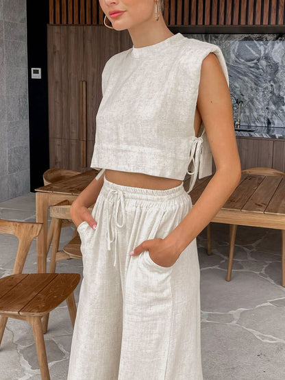 Trendy tweedy setje met vetersluiting: Buikvrij topje, comfortabele broek met elastische tailleband-Glamorix