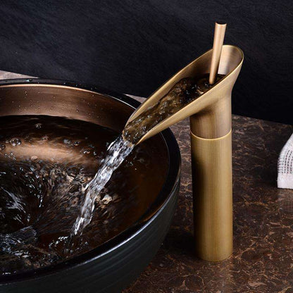 Waterval wastafelkraan met retro design voor badkamer – VELLUTO AquaFall - Glamorix