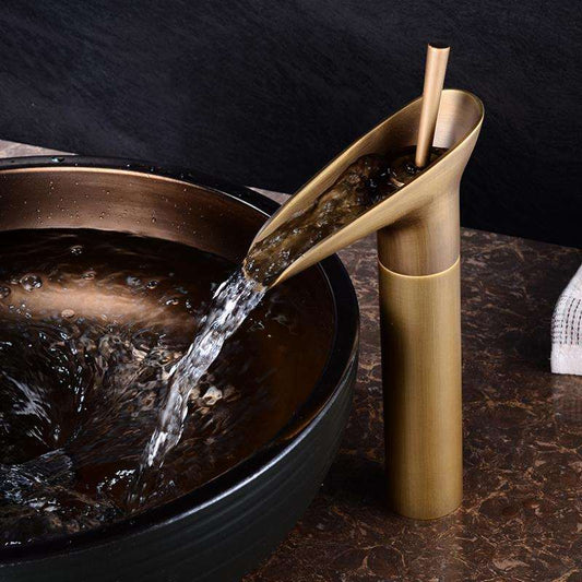 Waterval wastafelkraan met retro design voor badkamer – VELLUTO AquaFall - Glamorix