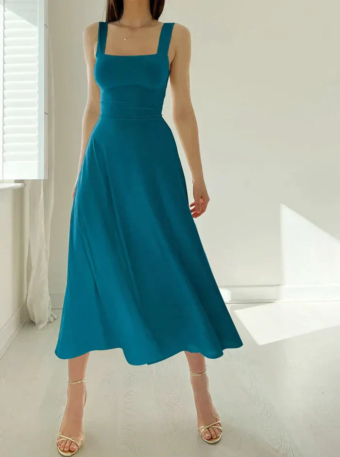 Zomerse damesjurk met brede bandjes en aansluitende taille – SOLARA SHAPE - Glamorix