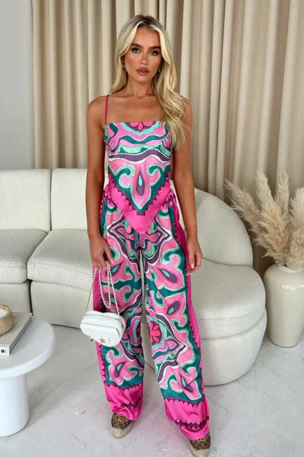 Modieuze flowy jumpsuit met statementprint – ZARINA - Glamorix