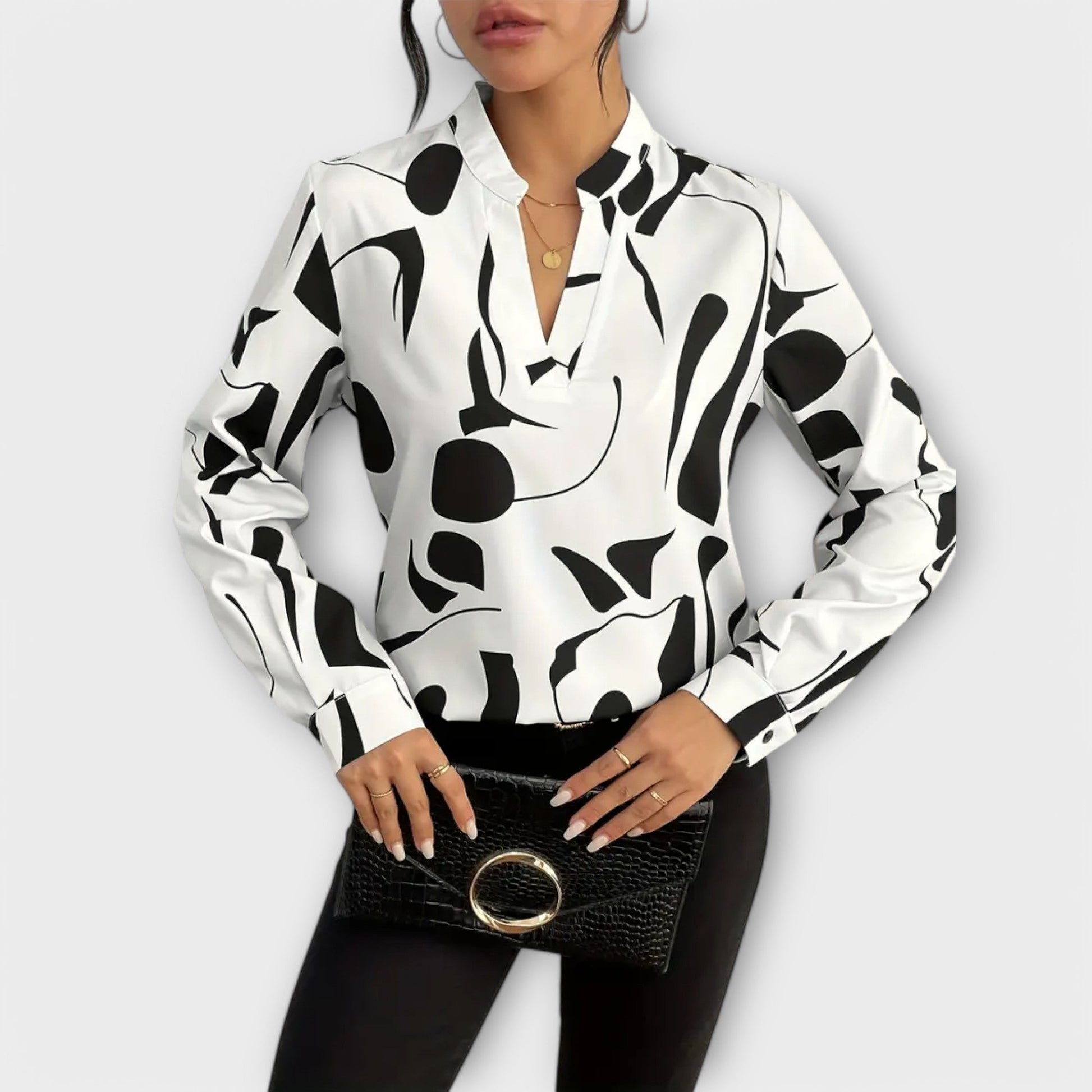 Luchtige dames top met abstracte print en V-split hals – AYANA ART - Glamorix