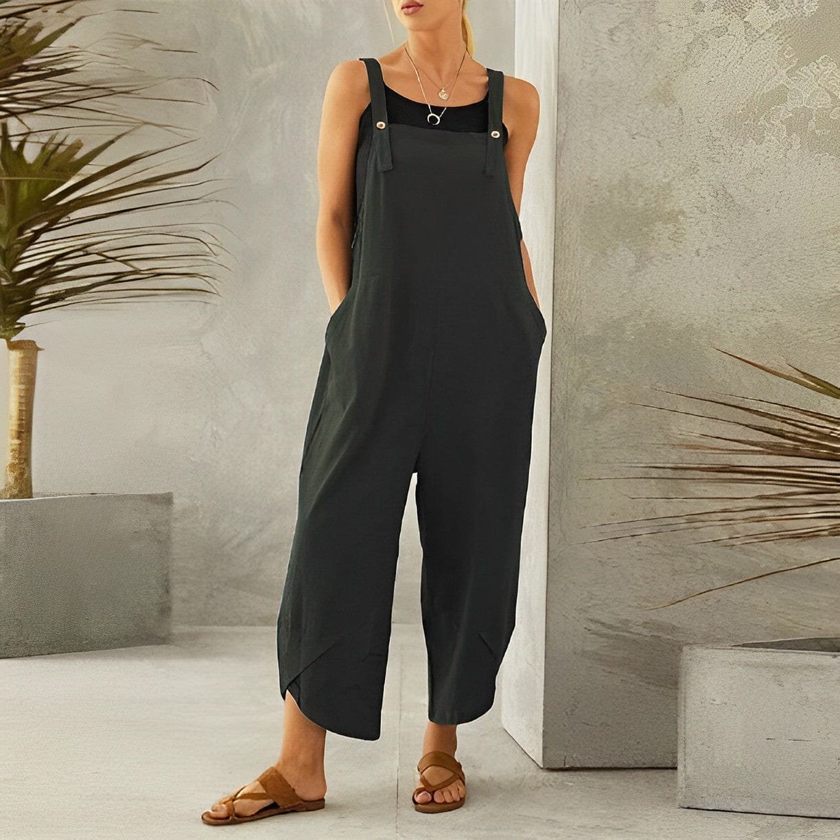 Luchtige dames jumpsuit met rechte pijpen en relaxte pasvorm – MAÉ JUMPSUIT - Glamorix