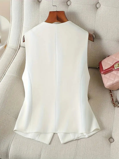 Modieus getailleerd gilet met diepe V-hals – VELIORA - Glamorix