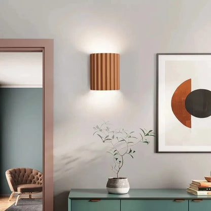 Moderne wandlamp van hars met artistiek design – SOLVARA LightForm - Glamorix