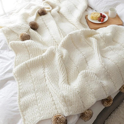 CHENILLEPOM – Chunky knit chenille deken met schattige pompons