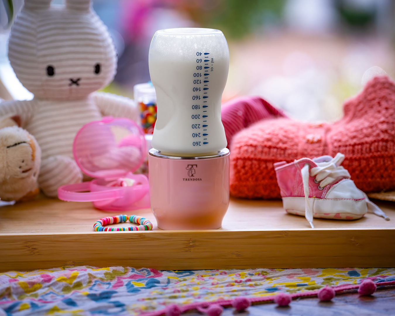 BabyCare – Slimme Babyfles met Temperatuuraanduiding en Ergonomisch Ontwerp