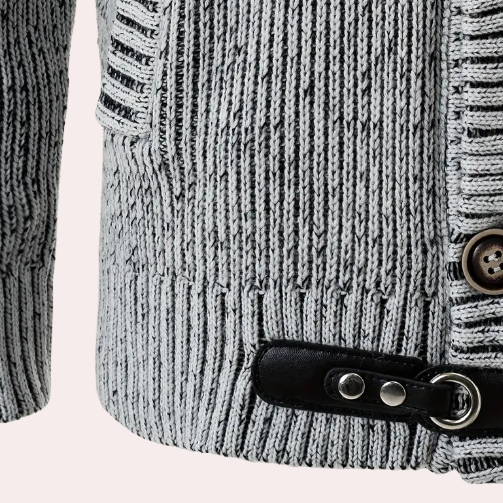 Gebreide heren hoodie met knoopsluiting en ribdetails – RENVARA KnitHood - Glamorix